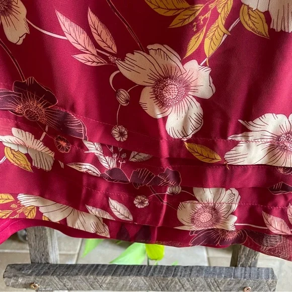 Avenue Studio floral top with matching cami - Picture 3 of 7